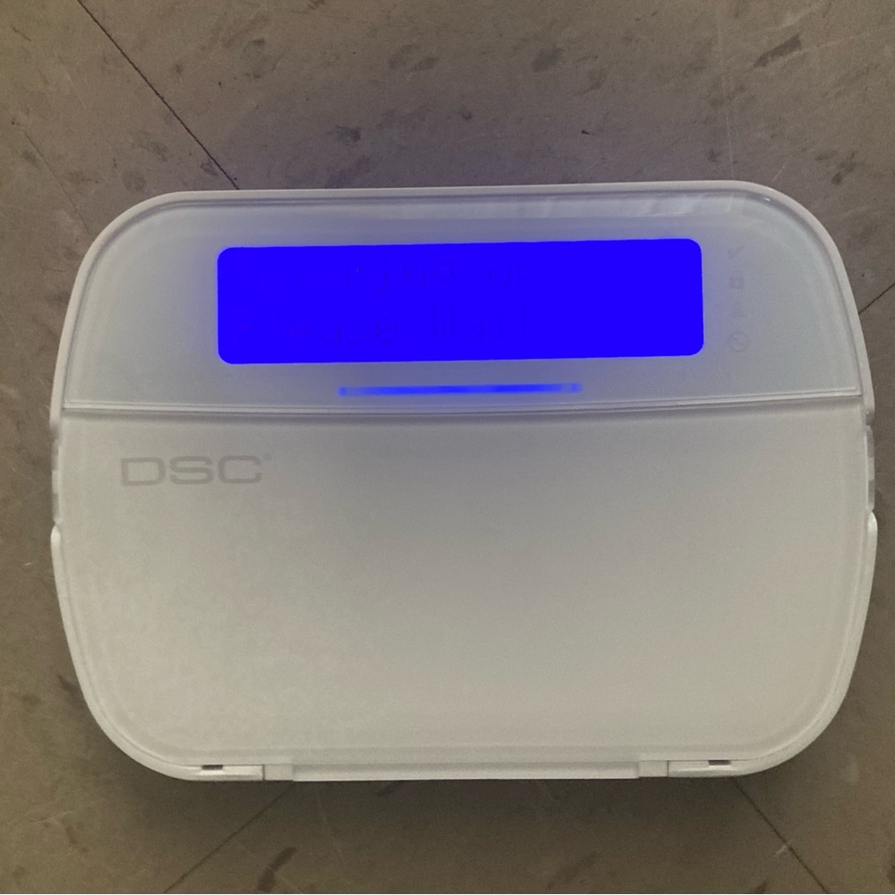 Dsc wireless WS9L CDWFM9 security alarm keypad tested blue display
